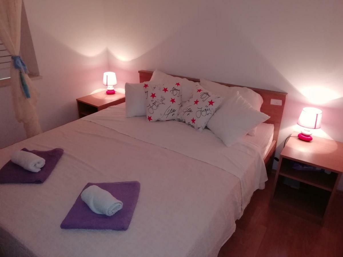 Apartman Radic Ston Esterno foto